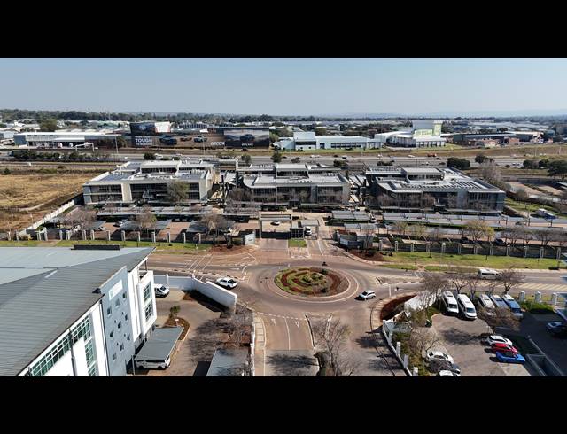 296M² OFFICE TO LET IN ECO PARK ESTATE